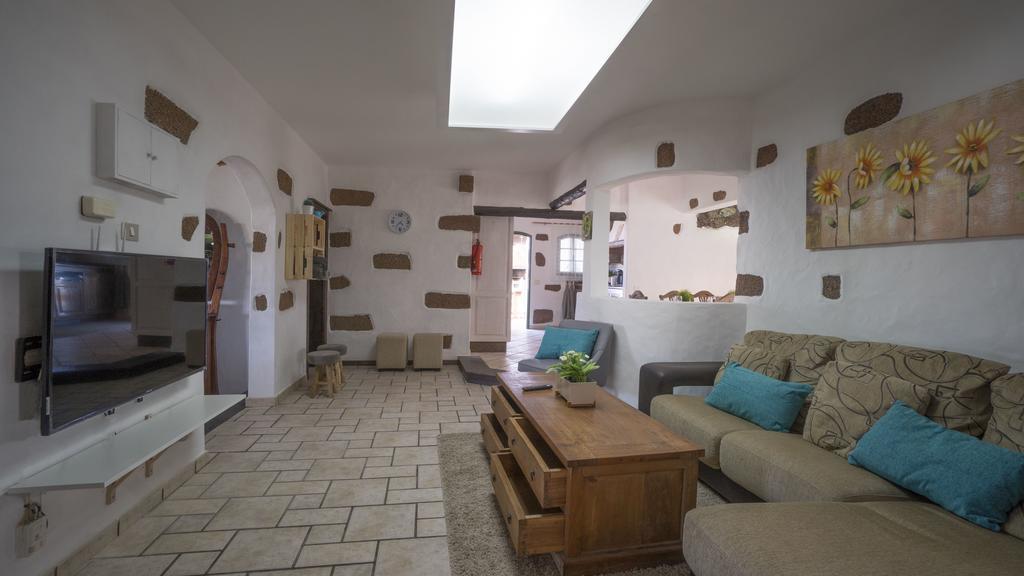 Villa With Amazing Views, Jacuzzi And Private Pool San Bartolomé Exteriör bild