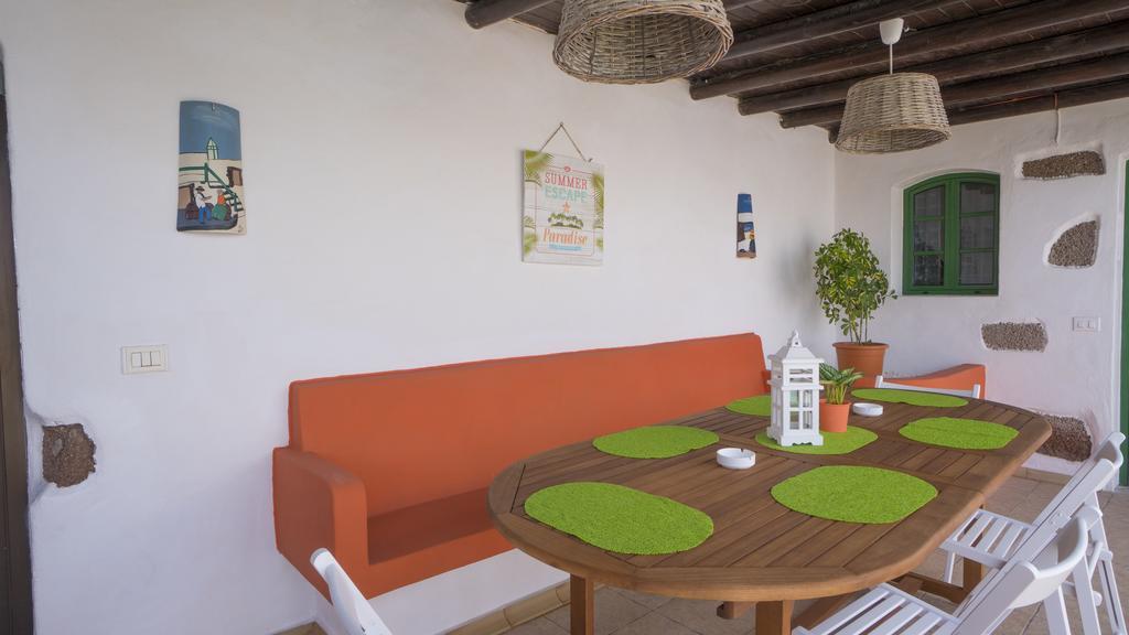 Villa With Amazing Views, Jacuzzi And Private Pool San Bartolomé Exteriör bild
